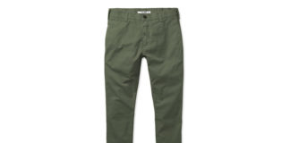 Buck Mason’s Olive Chinos Is Just What Fall Needs Buck Mason's Olive Chinos Is Just What Fall Needs