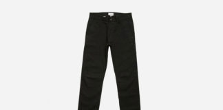 These Black Chinos By 3sixteen Are Missing From Your Closet These Black Chinos By 3sixteen Are Missing From Your Closet