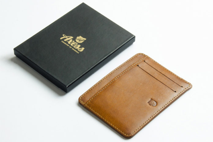 Meet The Minimal Wallet That Removes The Bulk
