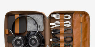 Organize Your Tech With This Dopp Kit