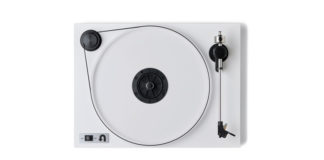 A Sleek Record Player That’ll Jazz Up Any Home